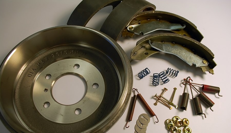 Brake drum set clearance